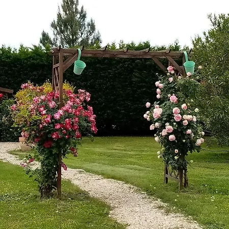 Le Chene Blanc Bed & Breakfast